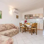 Appartamento By The Sea - 20203