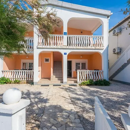 By The Sea - 20203 Apartment