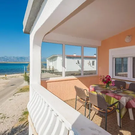 By The Sea - 20203 Apartment
